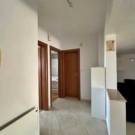 Modern Two Bedroom Appartement *
