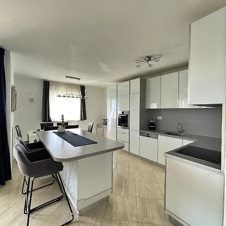 Apartment Modern Two Bedroom