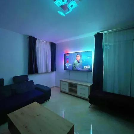 Modern Two Bedroom Apartment *